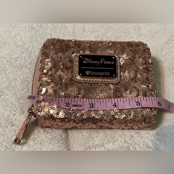 Disney Parks Lounge fly EUC Gold Sequined Minnie Mouse Ear Bow Wallet Clutch - Picture 12 of 12